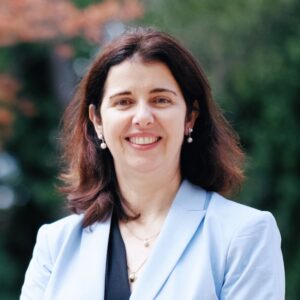 Headshot of Isabelle Hau